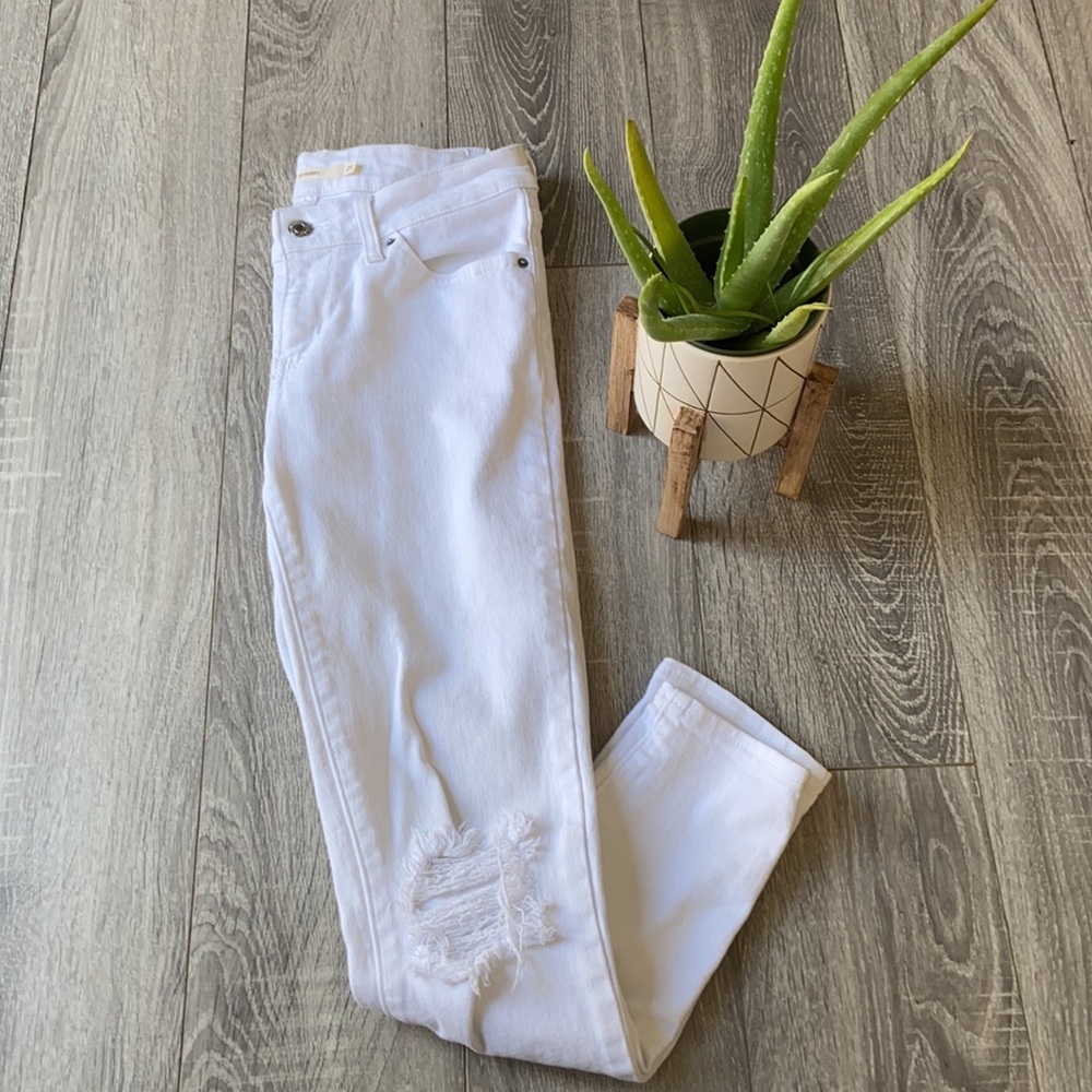 Women’s White 711 Levi’s